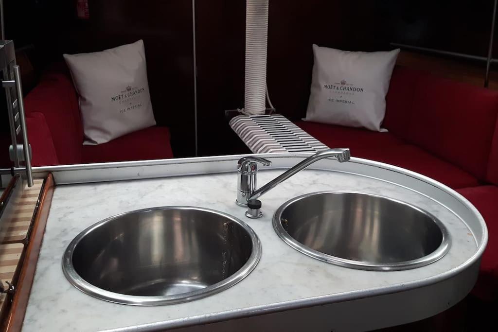 Amazing Flat In Classic Sailing Boat In Barcelone